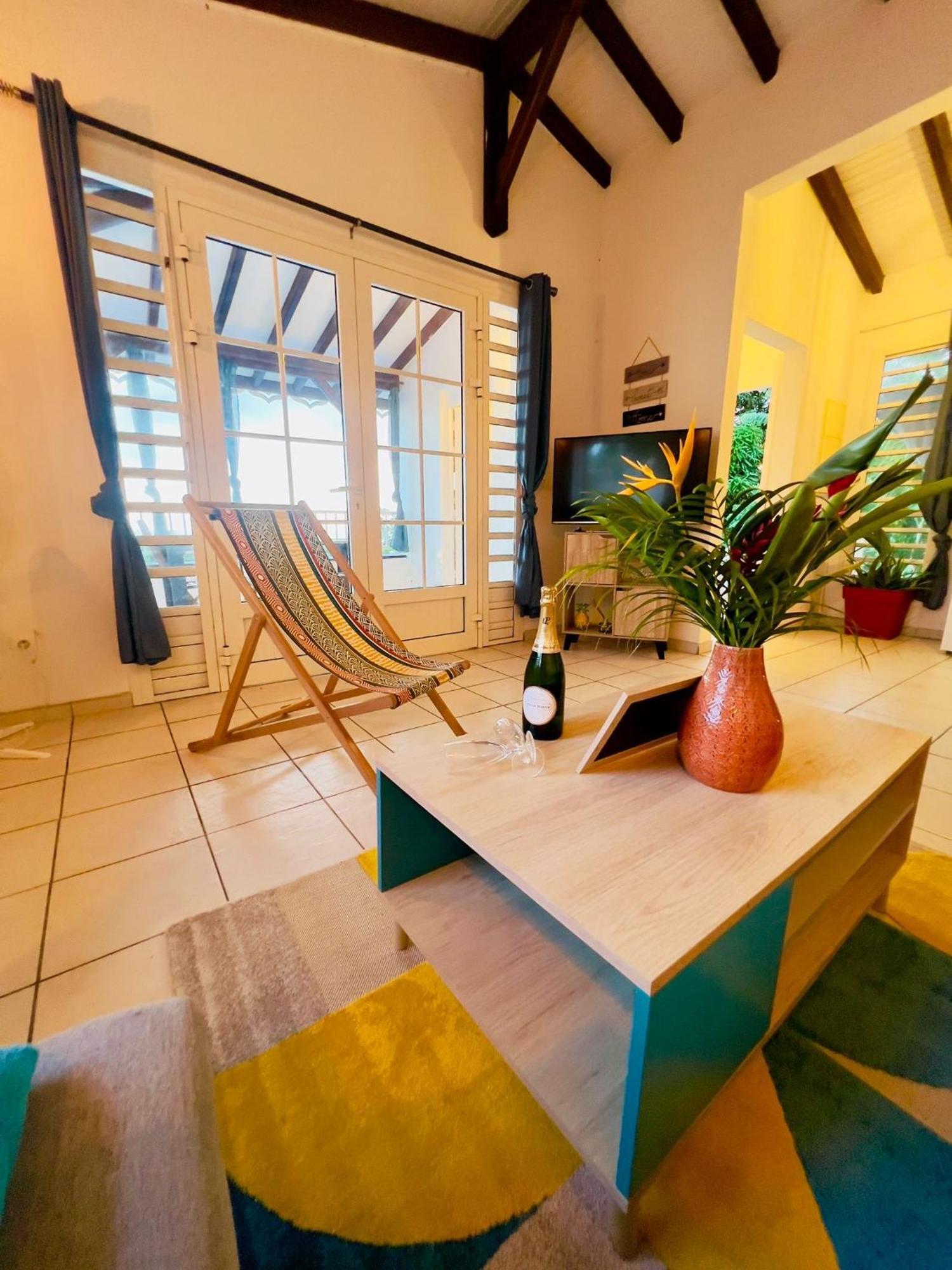 Villa Iguana, Duplex Paisible, Vue Magnifique Mer Et Rocher Du Diamant, Piscine Sainte-Luce Bagian luar foto